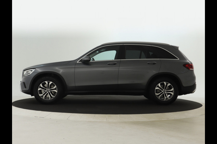 Mercedes-Benz GLC 200 Business Solution | Parkeerpakket + achtercamera | Privacy Glas | Electr. Stoelbediening | Led lights | Inclusief 24 maanden MB Certified garantie voor Europa.