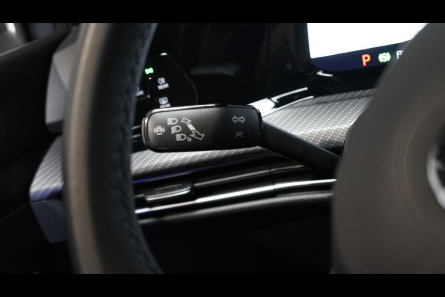 Volkswagen Golf VIII 1.5 eTSI R-Line ACC-AMBIANCE-CAMERA-HARMAN KARDON-IQ LIGHT-PANORAMA-NAVIGATIE