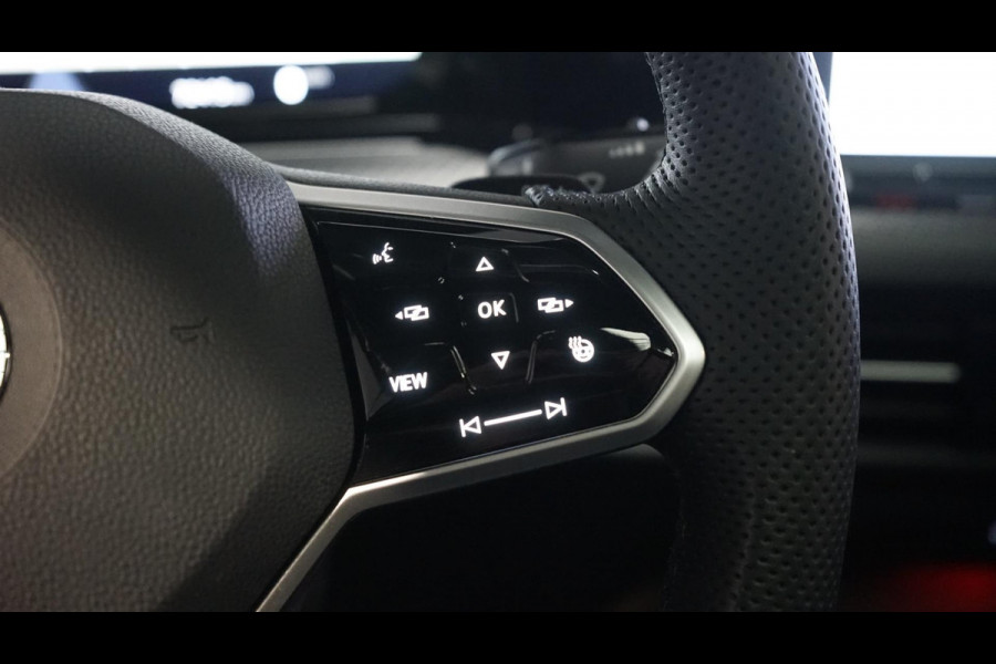 Volkswagen Golf VIII 1.5 eTSI R-Line ACC-AMBIANCE-CAMERA-HARMAN KARDON-IQ LIGHT-PANORAMA-NAVIGATIE