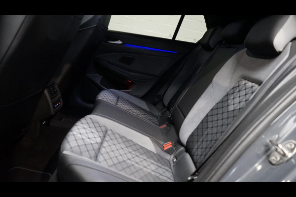Volkswagen Golf VIII 1.5 eTSI R-Line ACC-AMBIANCE-CAMERA-HARMAN KARDON-IQ LIGHT-PANORAMA-NAVIGATIE