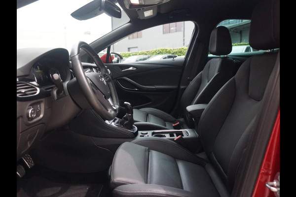 Opel Astra 1.2 Turbo 130 Pk Elegance | Navigatie Pro | Lederen bekleding | Winterpack | Climate Control | Parkeersensoren/Camera  | Privacy Glass |  Carplay/AndroidAuto |