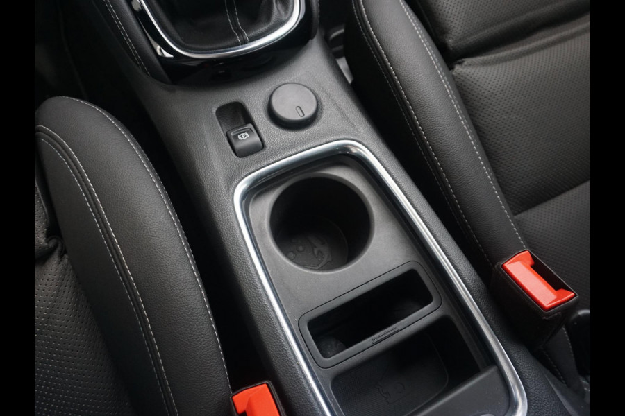 Opel Astra 1.2 Turbo 130 Pk Elegance | Navigatie Pro | Lederen bekleding | Winterpack | Climate Control | Parkeersensoren/Camera  | Privacy Glass |  Carplay/AndroidAuto |