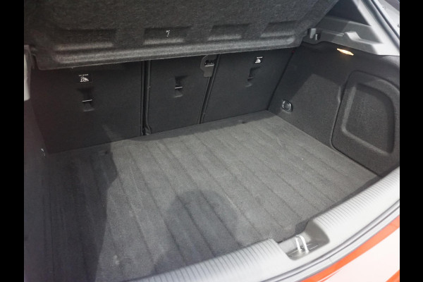 Opel Astra 1.2 Turbo 130 Pk Elegance | Navigatie Pro | Lederen bekleding | Winterpack | Climate Control | Parkeersensoren/Camera  | Privacy Glass |  Carplay/AndroidAuto |