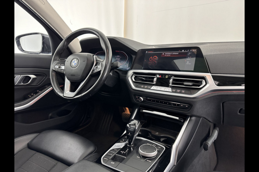 BMW 3-serie 320i Executive Edition Sport-Line Aut. *PANO | LEATHER-MICROFIBRE | FULL-LED | DIGI-COCKPIT | SPORT-SEATS | HIFI-SOUND | NAVI-FULLMAP | AMBIENT-LIGHT | ECC | CARPLAY | DAB | PDC | CRUISE | 17''ALU*