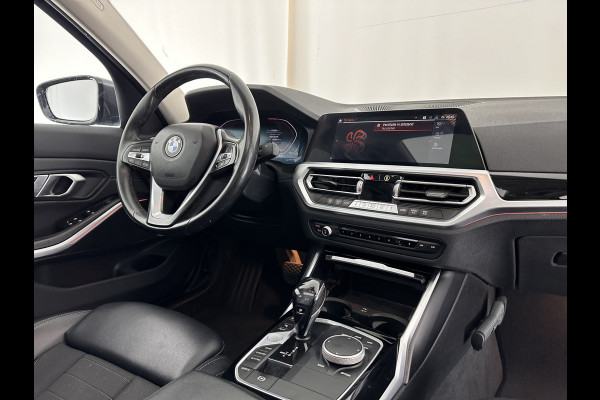 BMW 3-serie 320i Executive Edition Sport-Line Aut. *PANO | LEATHER-MICROFIBRE | FULL-LED | DIGI-COCKPIT | SPORT-SEATS | HIFI-SOUND | NAVI-FULLMAP | AMBIENT-LIGHT | ECC | CARPLAY | DAB | PDC | CRUISE | 17''ALU*