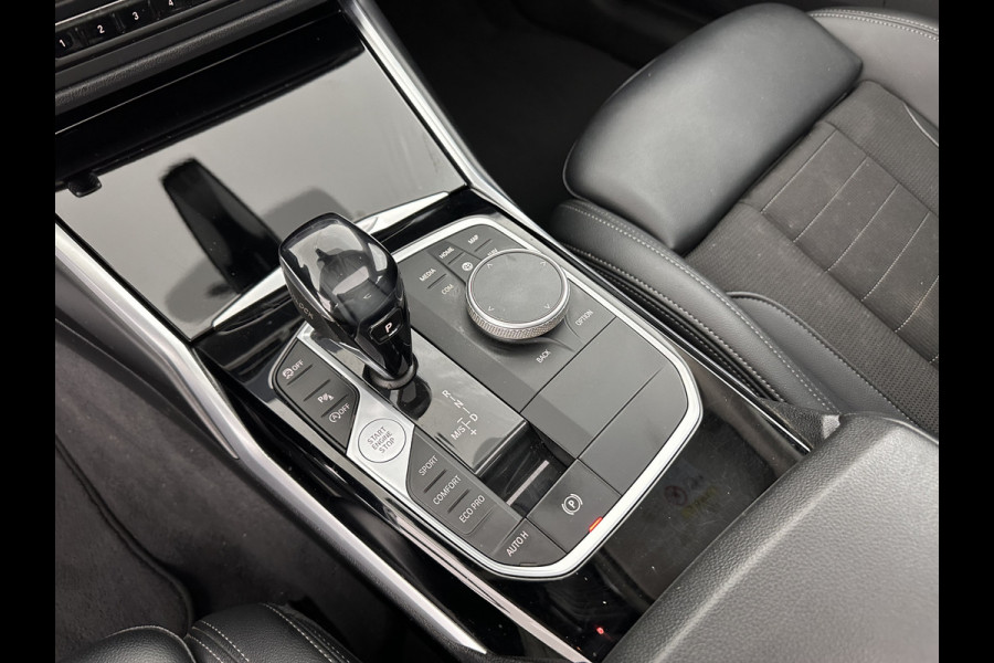 BMW 3-serie 320i Executive Edition Sport-Line Aut. *PANO | LEATHER-MICROFIBRE | FULL-LED | DIGI-COCKPIT | SPORT-SEATS | HIFI-SOUND | NAVI-FULLMAP | AMBIENT-LIGHT | ECC | CARPLAY | DAB | PDC | CRUISE | 17''ALU*