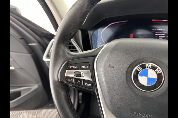 BMW 3-serie 320i Executive Edition Sport-Line Aut. *PANO | LEATHER-MICROFIBRE | FULL-LED | DIGI-COCKPIT | SPORT-SEATS | HIFI-SOUND | NAVI-FULLMAP | AMBIENT-LIGHT | ECC | CARPLAY | DAB | PDC | CRUISE | 17''ALU*