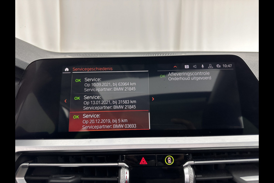 BMW 3-serie 320i Executive Edition Sport-Line Aut. *PANO | LEATHER-MICROFIBRE | FULL-LED | DIGI-COCKPIT | SPORT-SEATS | HIFI-SOUND | NAVI-FULLMAP | AMBIENT-LIGHT | ECC | CARPLAY | DAB | PDC | CRUISE | 17''ALU*