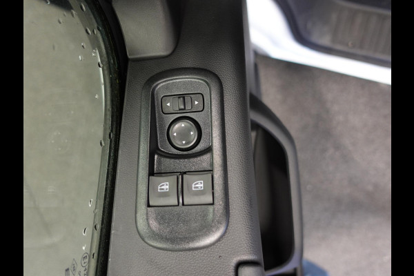 Renault Master T33 2.3 dCi 135 L2H2 BPM VRIJ ! Airco Cruise control Parkeersensoren Navigatie Trekhaak