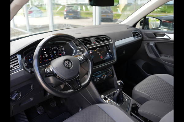 Volkswagen Tiguan 1.5 TSI Comfortline Business | Adaptive Cruise | DAB | Climate Control | Trekhaak