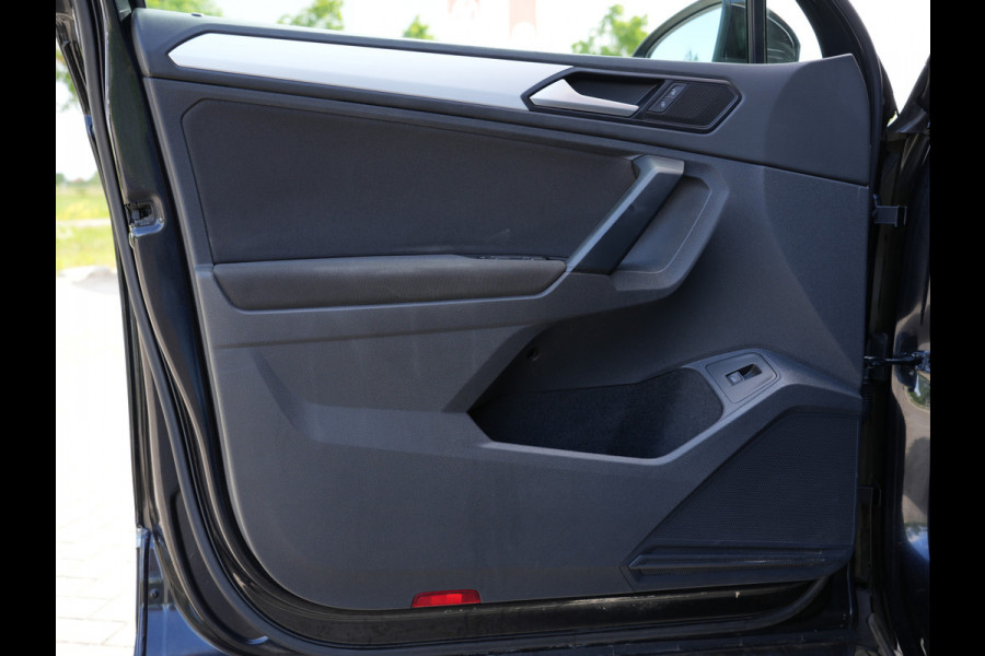 Volkswagen Tiguan 1.5 TSI Comfortline Business | Adaptive Cruise | DAB | Climate Control | Trekhaak