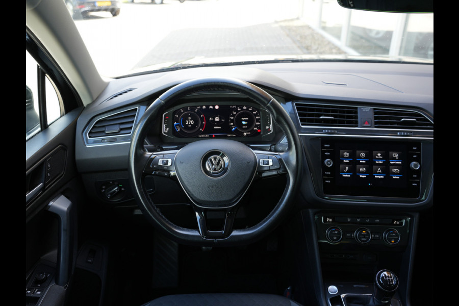 Volkswagen Tiguan 1.5 TSI Comfortline Business | Adaptive Cruise | DAB | Climate Control | Trekhaak