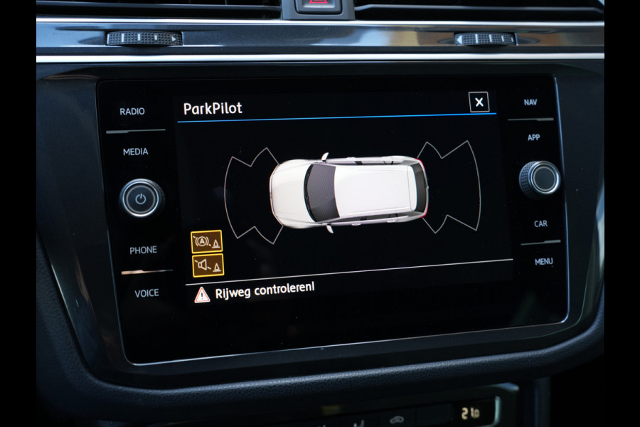 Volkswagen Tiguan 1.5 TSI Comfortline Business | Adaptive Cruise | DAB | Climate Control | Trekhaak
