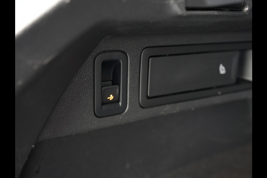Volkswagen Tiguan 1.5 TSI Comfortline Business | Adaptive Cruise | DAB | Climate Control | Trekhaak