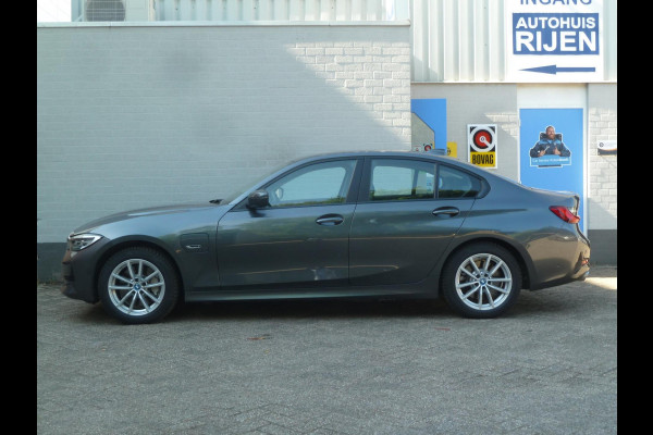 BMW 3-serie 330e High Executive|Sportstoelen|Camera|Live-Cockpit-Pro|Park-Assist|Active-Guard-Plus|HiFi-Audio