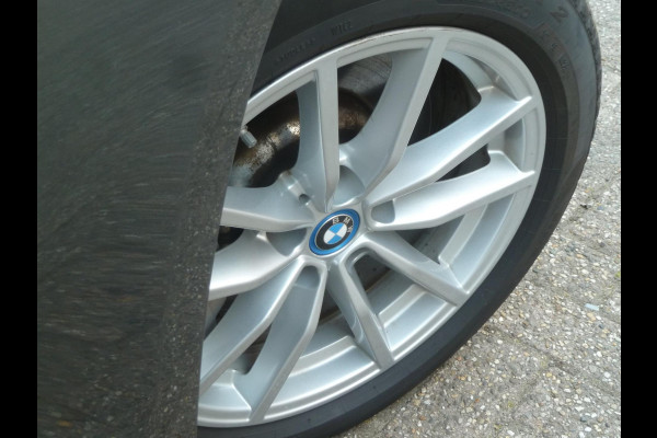 BMW 3-serie 330e High Executive|Sportstoelen|Camera|Live-Cockpit-Pro|Park-Assist|Active-Guard-Plus|HiFi-Audio