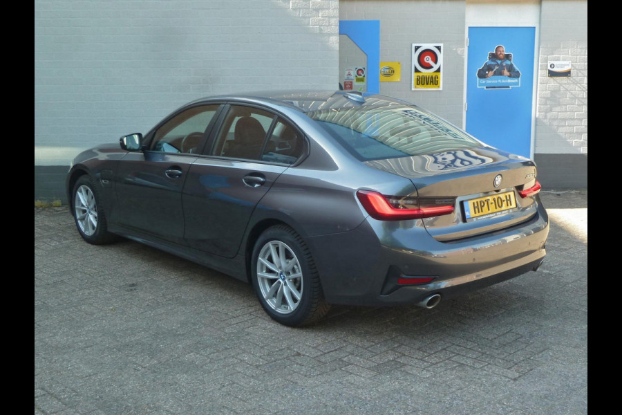 BMW 3-serie 330e High Executive|Sportstoelen|Camera|Live-Cockpit-Pro|Park-Assist|Active-Guard-Plus|HiFi-Audio