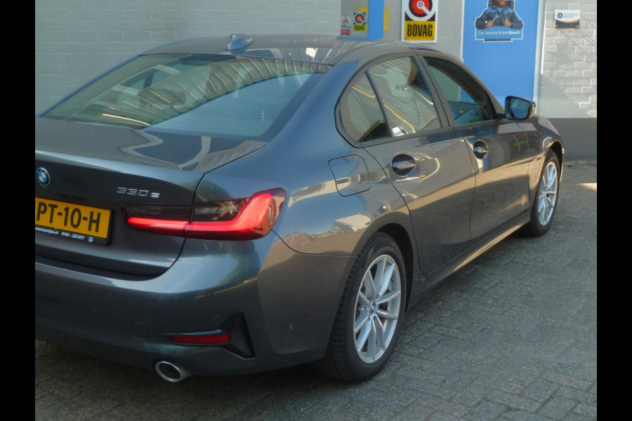 BMW 3-serie 330e High Executive|Sportstoelen|Camera|Live-Cockpit-Pro|Park-Assist|Active-Guard-Plus|HiFi-Audio