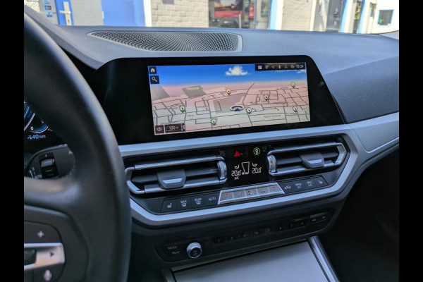 BMW 3-serie 330e High Executive|Sportstoelen|Camera|Live-Cockpit-Pro|Park-Assist|Active-Guard-Plus|HiFi-Audio