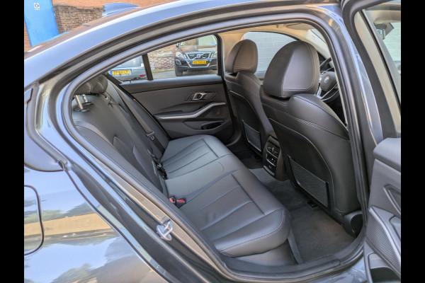 BMW 3-serie 330e High Executive|Sportstoelen|Camera|Live-Cockpit-Pro|Park-Assist|Active-Guard-Plus|HiFi-Audio