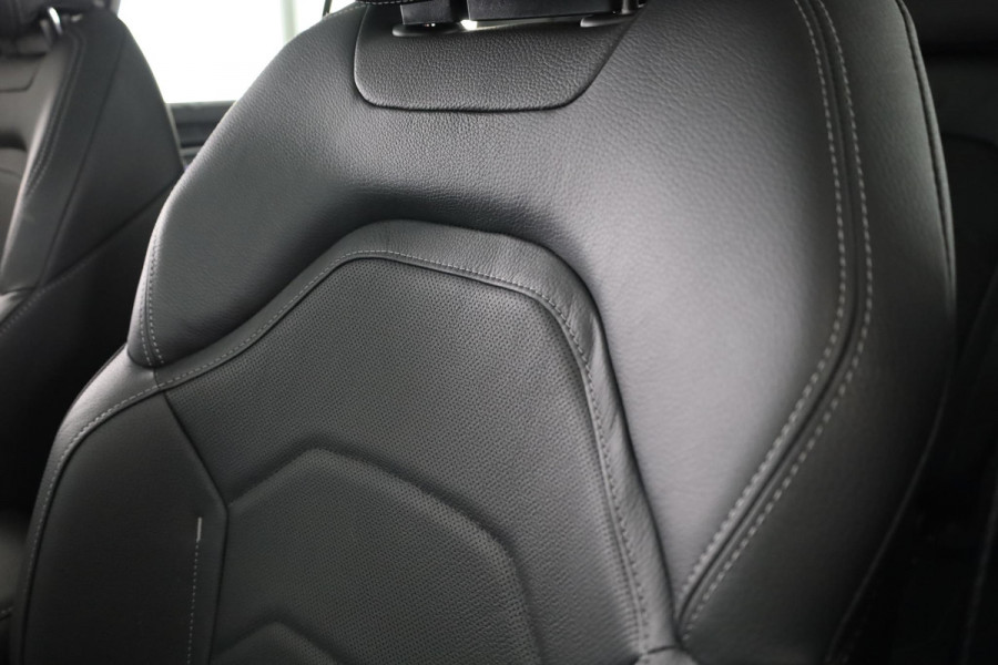 Škoda Kodiaq 1.5 TSI PHEV Business Edition 204pk | Panoramadak | Trekhaak | Light&View pakket | Head up display