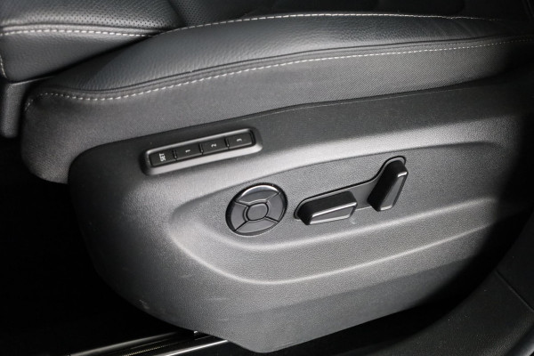 Škoda Kodiaq 1.5 TSI PHEV Business Edition 204pk | Panoramadak | Trekhaak | Light&View pakket | Head up display