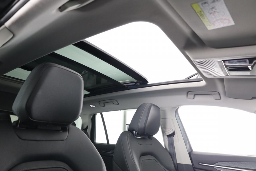 Škoda Kodiaq 1.5 TSI PHEV Business Edition 204pk | Panoramadak | Trekhaak | Light&View pakket | Head up display