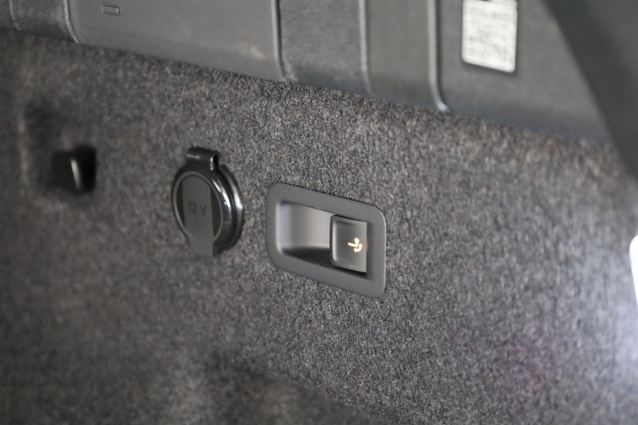 Škoda Kodiaq 1.5 TSI PHEV Business Edition 204pk | Panoramadak | Trekhaak | Light&View pakket | Head up display