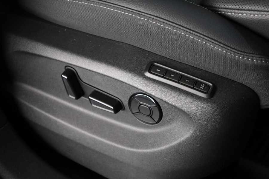 Škoda Kodiaq 1.5 TSI PHEV Business Edition 204pk | Panoramadak | Trekhaak | Light&View pakket | Head up display
