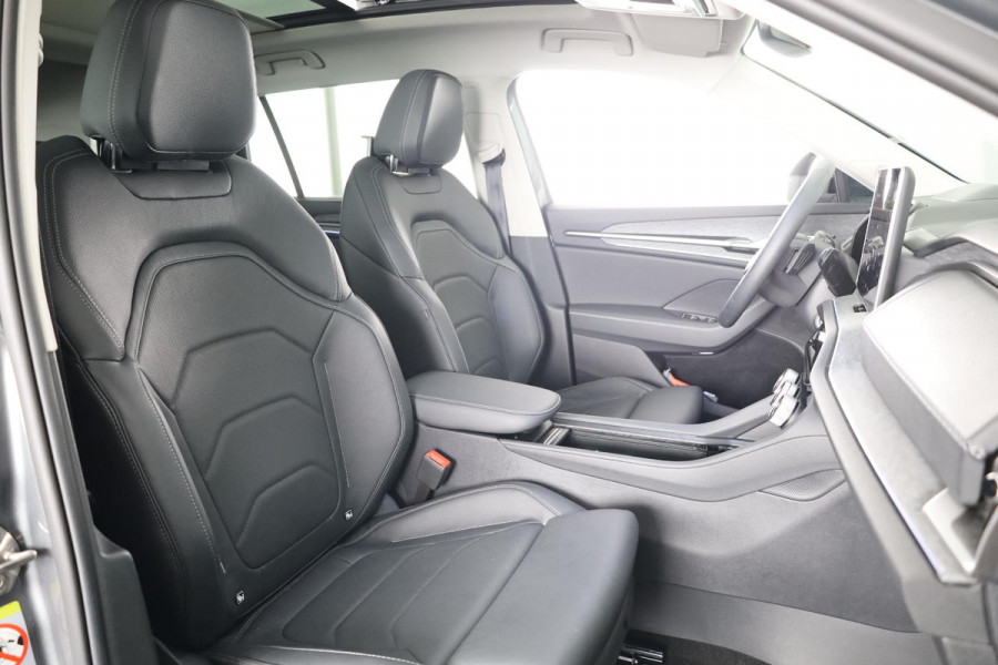 Škoda Kodiaq 1.5 TSI PHEV Business Edition 204pk | Panoramadak | Trekhaak | Light&View pakket | Head up display
