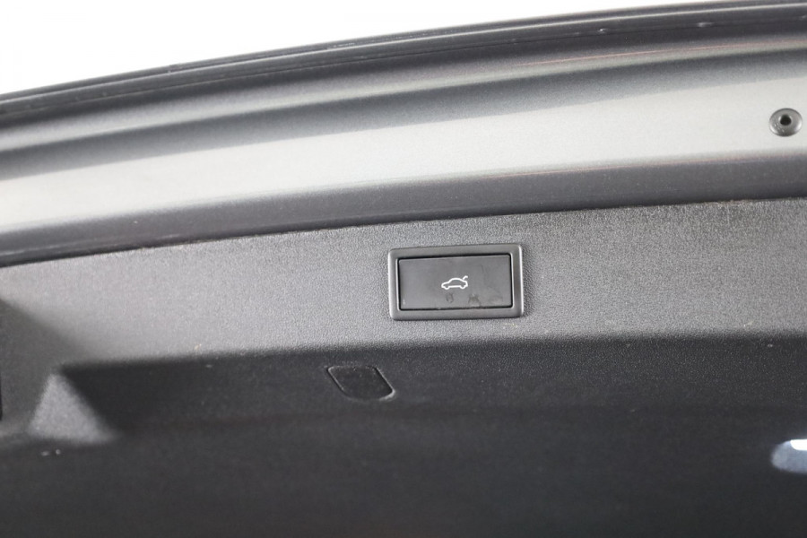 Škoda Kodiaq 1.5 TSI PHEV Business Edition 204pk | Panoramadak | Trekhaak | Light&View pakket | Head up display