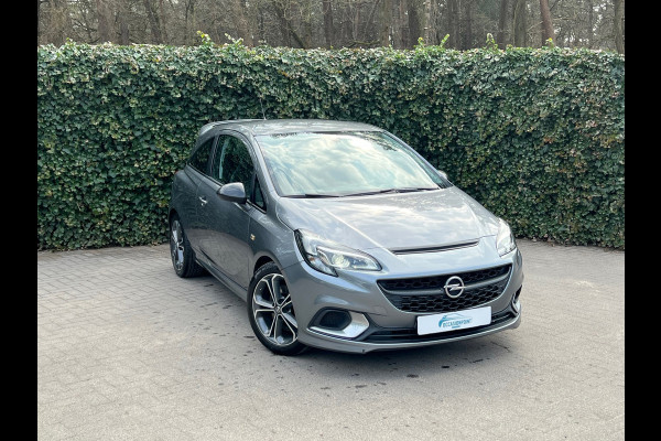 Opel Corsa 1.4 GSi 150 PK | Recaro Stoelen | Bi-Xenon | Stoel + Stuurverwarming