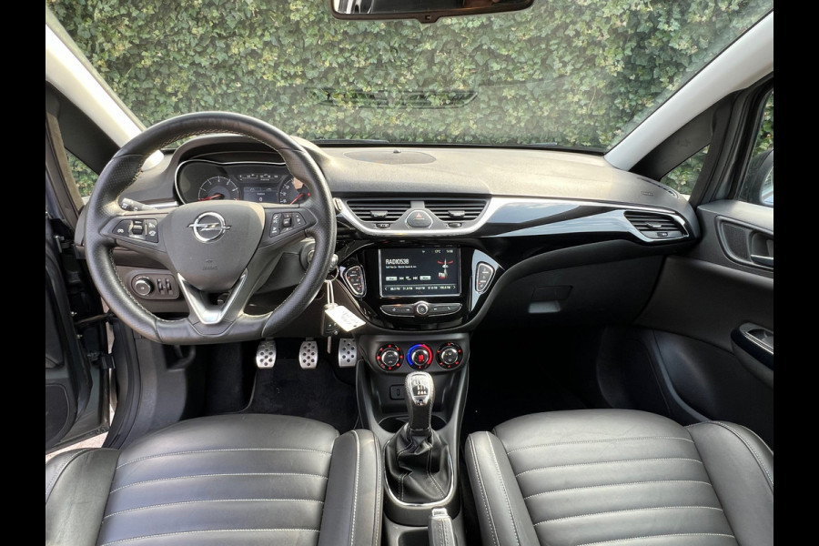 Opel Corsa 1.4 GSi 150 PK | Recaro Stoelen | Bi-Xenon | Stoel + Stuurverwarming