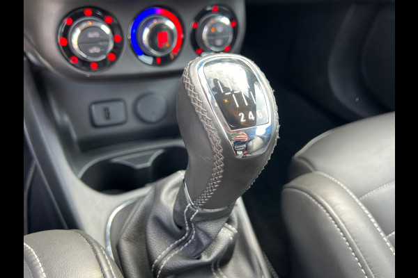 Opel Corsa 1.4 GSi 150 PK | Recaro Stoelen | Bi-Xenon | Stoel + Stuurverwarming