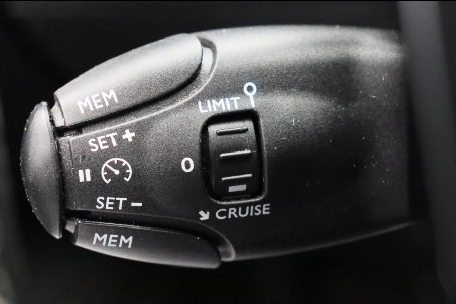 Peugeot 3008 1.6 GT Line Automaat Carplay Navigatie Camera Leder Climate-control * Origineel Nederlands *