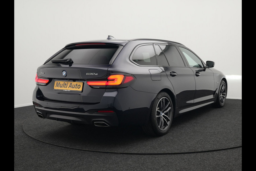 BMW 5 Serie Touring 530e xDrive M Sport Plug in Hybrid | PHEV | Adaptive Cruise | Meesturende achteras | Lederen Sportstoelen Memory | Adaptive Onderstel | Carplay | Camera | LED |