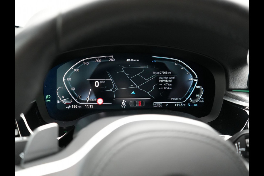 BMW 5 Serie Touring 530e xDrive M Sport Plug in Hybrid | PHEV | Adaptive Cruise | Meesturende achteras | Lederen Sportstoelen Memory | Adaptive Onderstel | Carplay | Camera | LED |