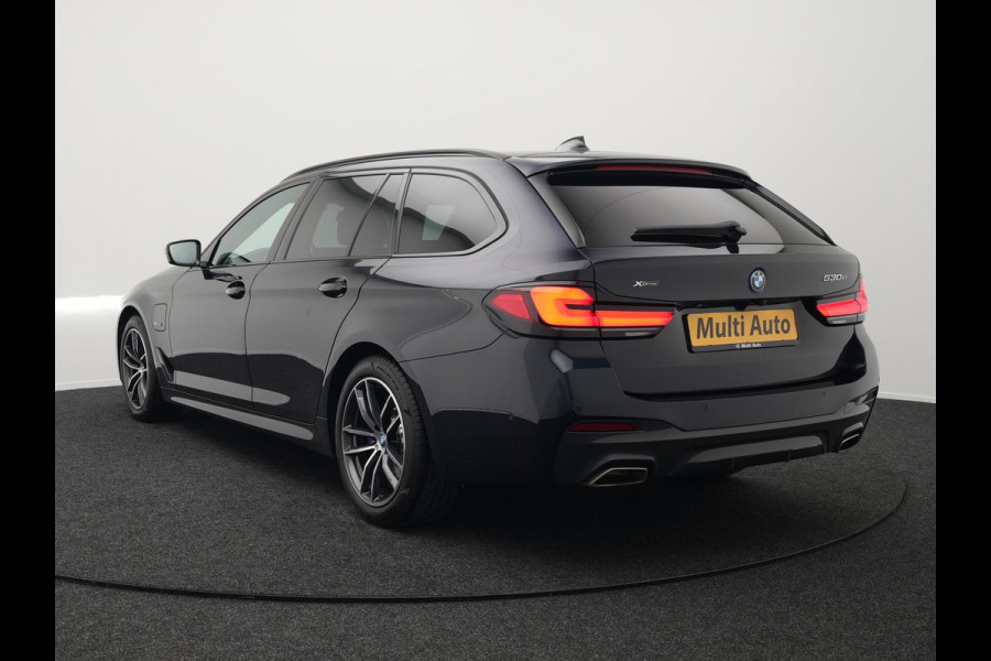 BMW 5 Serie Touring 530e xDrive M Sport Plug in Hybrid | PHEV | Adaptive Cruise | Meesturende achteras | Lederen Sportstoelen Memory | Adaptive Onderstel | Carplay | Camera | LED |