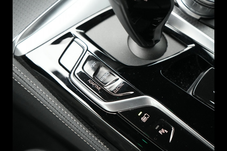 BMW 5 Serie Touring 530e xDrive M Sport Plug in Hybrid | PHEV | Adaptive Cruise | Meesturende achteras | Lederen Sportstoelen Memory | Adaptive Onderstel | Carplay | Camera | LED |