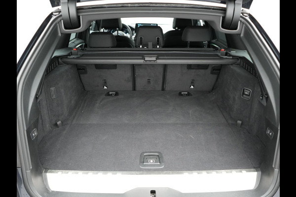 BMW 5 Serie Touring 530e xDrive M Sport Plug in Hybrid | PHEV | Adaptive Cruise | Meesturende achteras | Lederen Sportstoelen Memory | Adaptive Onderstel | Carplay | Camera | LED |