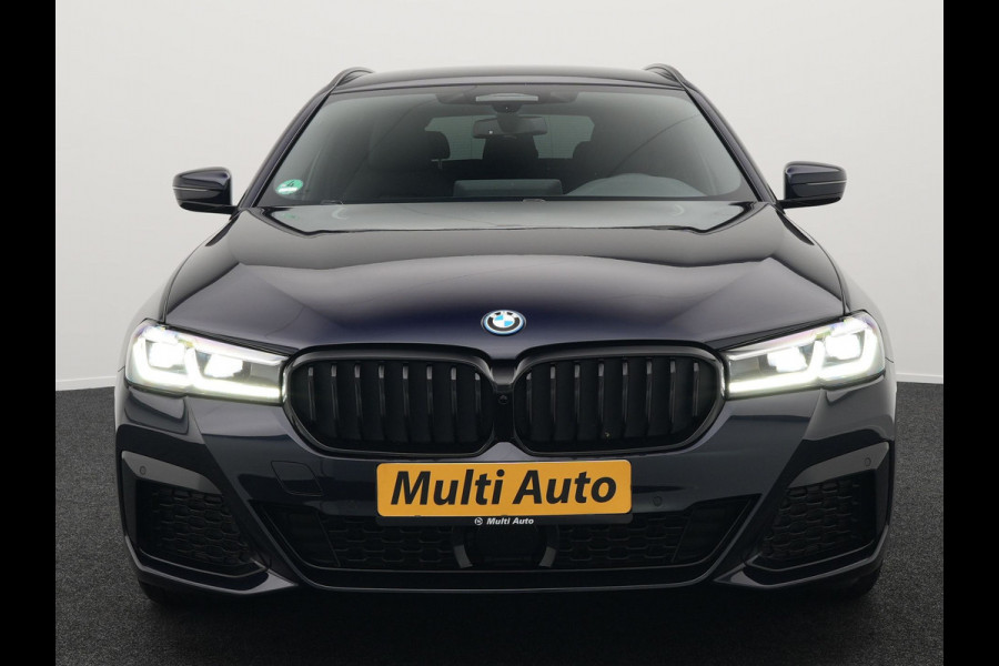 BMW 5 Serie Touring 530e xDrive M Sport Plug in Hybrid | PHEV | Adaptive Cruise | Meesturende achteras | Lederen Sportstoelen Memory | Adaptive Onderstel | Carplay | Camera | LED |