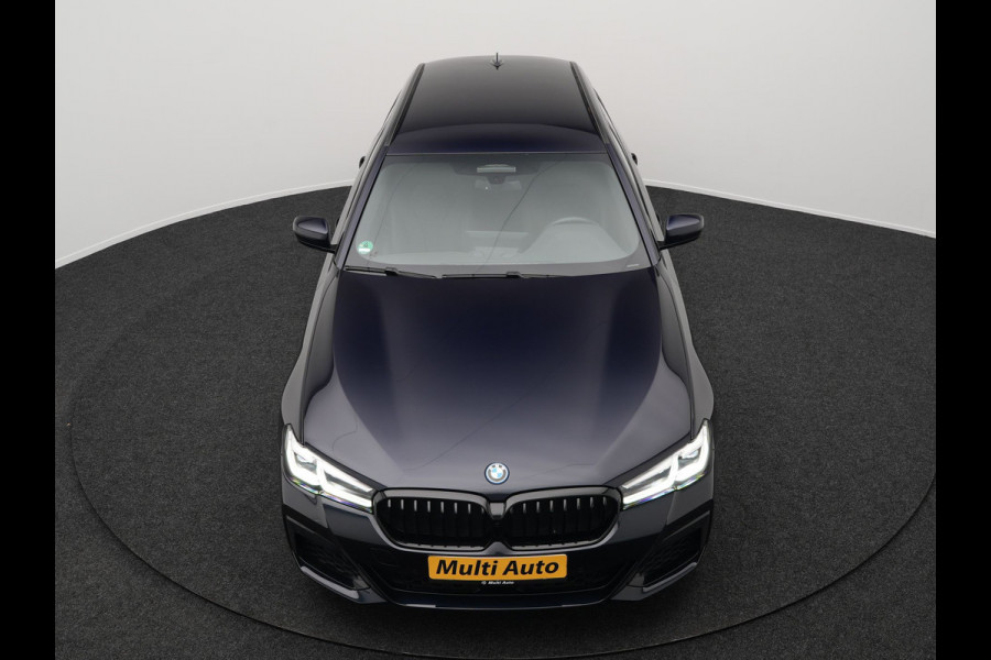 BMW 5 Serie Touring 530e xDrive M Sport Plug in Hybrid | PHEV | Adaptive Cruise | Meesturende achteras | Lederen Sportstoelen Memory | Adaptive Onderstel | Carplay | Camera | LED |