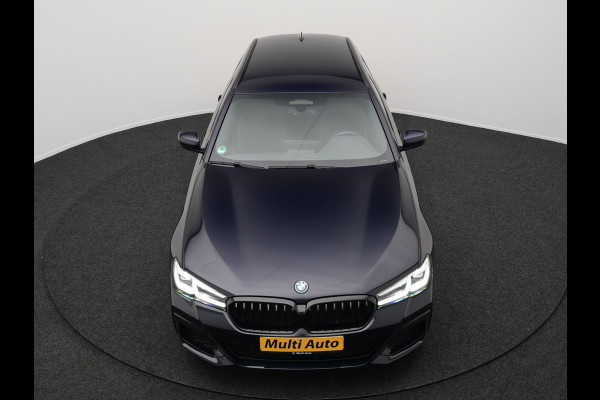 BMW 5 Serie Touring 530e xDrive M Sport Plug in Hybrid | PHEV | Adaptive Cruise | Meesturende achteras | Lederen Sportstoelen Memory | Adaptive Onderstel | Carplay | Camera | LED |