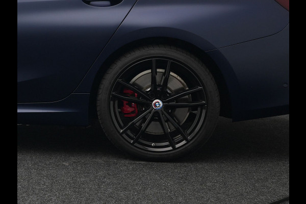 BMW 3 Serie Touring 330e M Sport Individual Plug In Hybrid 293pk Facelift PHEV  | Panodak | Individual Lederen Sportstoelen Memory | Adaptive Cruise | Widescreen Navi | 19"L.M | Keyless | Head Up |