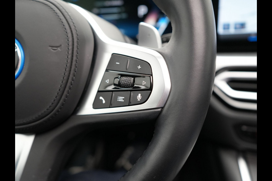 BMW 3 Serie Touring 330e M Sport Individual Plug In Hybrid 293pk Facelift PHEV  | Panodak | Individual Lederen Sportstoelen Memory | Adaptive Cruise | Widescreen Navi | 19"L.M | Keyless | Head Up |