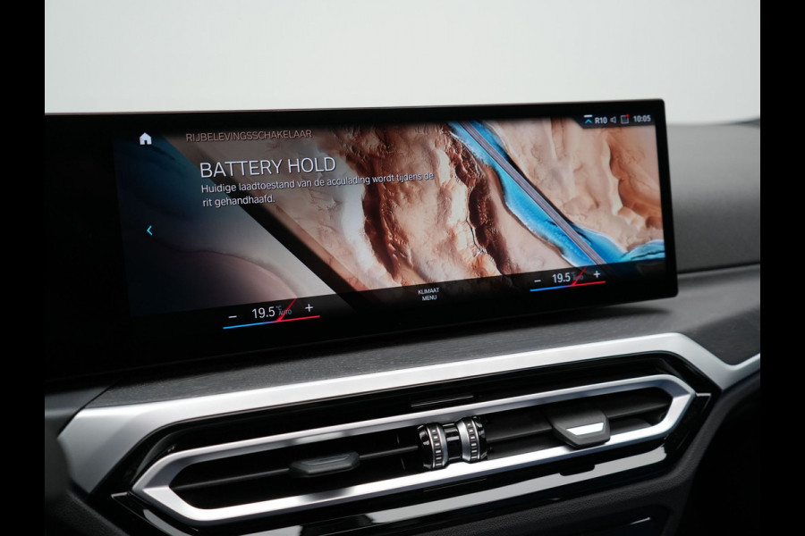 BMW 3 Serie Touring 330e M Sport Individual Plug In Hybrid 293pk Facelift PHEV  | Panodak | Individual Lederen Sportstoelen Memory | Adaptive Cruise | Widescreen Navi | 19"L.M | Keyless | Head Up |