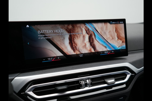 BMW 3 Serie Touring 330e M Sport Individual Plug In Hybrid 293pk Facelift PHEV  | Panodak | Individual Lederen Sportstoelen Memory | Adaptive Cruise | Widescreen Navi | 19"L.M | Keyless | Head Up |