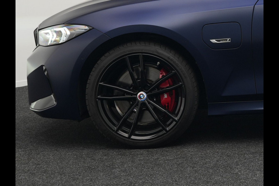 BMW 3 Serie Touring 330e M Sport Individual Plug In Hybrid 293pk Facelift PHEV  | Panodak | Individual Lederen Sportstoelen Memory | Adaptive Cruise | Widescreen Navi | 19"L.M | Keyless | Head Up |