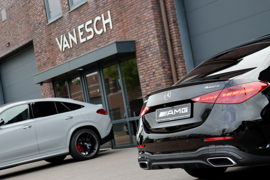 Mercedes-Benz C-Klasse 300 e 4MATIC AMG Line Aut9 | Panoramadak | Distronic+ | Verwarmd Stuurwiel | Stoelverwarming Achter | Surround Camera | Nightpakket | High Perf. LED |