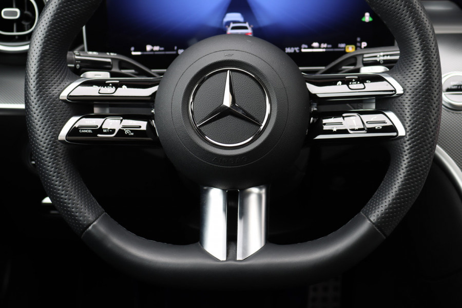 Mercedes-Benz C-Klasse 300 e 4MATIC AMG Line Aut9 | Panoramadak | Distronic+ | Verwarmd Stuurwiel | Stoelverwarming Achter | Surround Camera | Nightpakket | High Perf. LED |